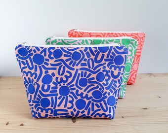 Waterproof makeup bag – 80s pop style – handmade in France – electric blue, pink green or coral