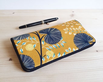 Checkbook holder in fabric with flower patterns on a gold background - Handmade in France