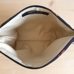petite trousse à la doublure déperlante, solide et anti-tache