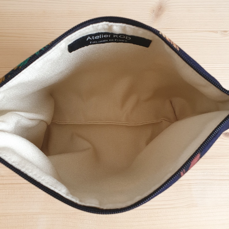 petite trousse à la doublure déperlante, solide et anti-tache