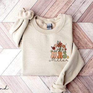 Wildflowers Mrs Sweatshirt, Personalized Gift for Bride, Custom Bridal Shower Gift, Wedding Gift, Honeymoon Pajamas, Bride Crewneck Sweater