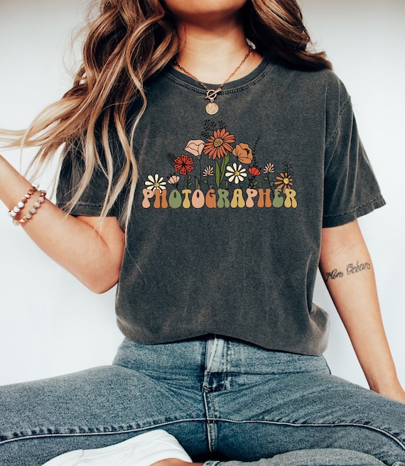 Vintage Colorful Camera T-Shirt Gift For Photographer Vintage Colorful Camera T-Shirt Gift For Photographer
