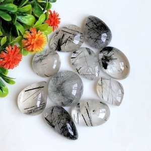 Zwarte rutiel cabochon, 16 tot 21 mm, ongeveer mixvormen en maten, 10 stuks veel, halfedelsteen voor het maken van sieraden, energiekristal 56273