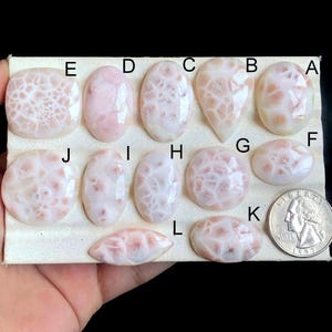 Cabochon di thomsonite selezionato, natrolite rosa naturale, nota anche come pietra preziosa di thomsonite per la creazione di gioielli, gioielli in larimar rosa LOTTO 35