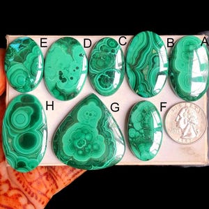 Ausgewählte Malachit Cabochon, natürliche Designer Malachit handgemachte Edelstein für die Schmuckherstellung, Malachit Wire Wrapping Anhänger LOT 122