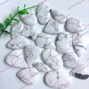 Verbazingwekkende kwaliteit howliet cabochon groothandel, mix van vormen en maten, beste natuurlijke howliet voor het maken van sieraden en doe-het-zelf-knutselen