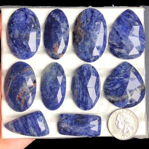 Ausgewählter Sodalith facettierter Edelstein, natürlicher Halbedelstein für die Schmuckherstellung, Sodalith Rose Cut handpolierter Edelstein LOT-392