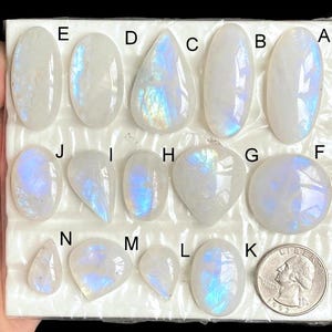 Cabochon de pierre de lune arc-en-ciel sélectionnée, pierre de lune de feu bleue naturelle en vrac pour la fabrication de bijoux, pierre de lune de feu oeil de chat LOT-326