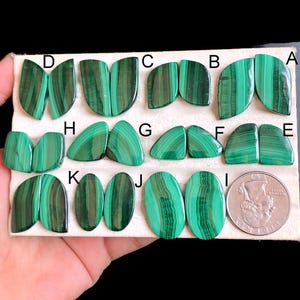 Par de pendientes de malaquita seleccionados, pendientes de malaquita verde de diseñador, par de malaquita a juego, par de piedras preciosas lisas de diseñador LOTE - 66