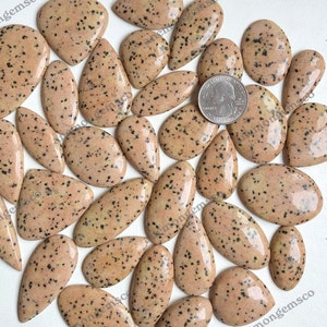 Topkwaliteit roze dalmatische jaspis cabochon groothandel partij, mix vormen en maten dalmatische jaspis cabochon voor sieraden en ambachten