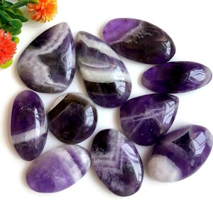 Chevron Amethyst Cabochon, 18 bis 32 mm Ungefähr Mix Form Und Größe 10 Stück Lot Für Schmuckherstellung, Handgemachten Schmuck, Schutz Kristall 57759