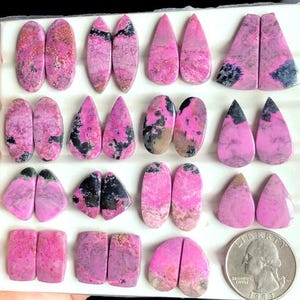 Paires de boucles d'oreilles en calcite cobaltoline sélectionnées, Pierres semi-précieuses naturelles pour la fabrication de bijoux, Boucles d'oreilles bohèmes en cristal de puissance LOT-346