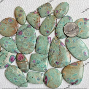 Topkwaliteit robijnrode fuchsiet cabochon groothandel Lot, mix vormen en maten robijnrode fuchsiet cabochon voor sieraden en ambacht