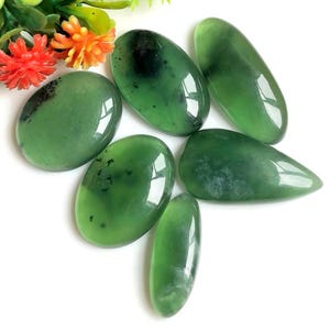 Cabochões de serpentina verde lote 21-28 mm aproximadamente, formas mistas 6 peças lote igual à imagem, pedra preciosa transparente curativa para fabricação de joias 61209