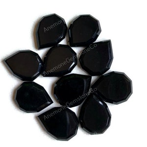 Zwarte onyx gefacetteerde peervorm edelsteen, stapgeslepen edelsteen, natuurlijk zwarte onyx kristal voor sieraden maken, doe-het-zelf