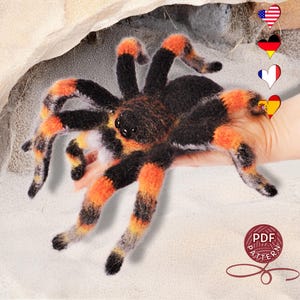 Amigurumi Mexicaanse roodknie-tarantula.  Gehaakte imitatie van een echte spin.   Haakpatroon pdf.