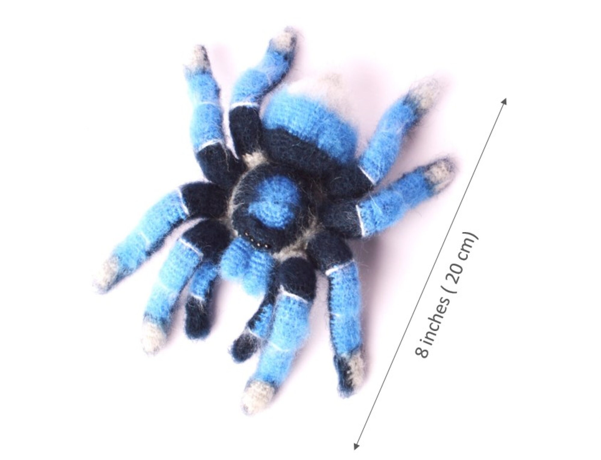 かぎ針編みのパターン。あみぐるみクモ。青いタランチュラ。DIY かぎ針