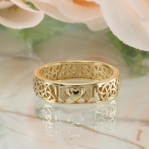 Anillo de compromiso de Claddagh en oro vermeil con forma de corazón celta, anillo de Claddagh celta, anillo de boda de Claddagh chapado en oro, anillo de banda celta
