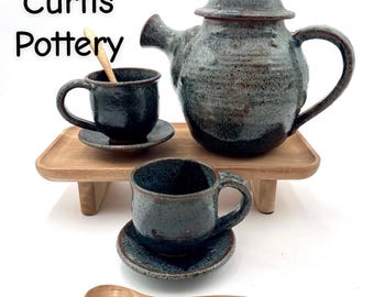 LIKE NEW - Curtis Signed Studio Art Pottery - Pitcher with lid; Tea / Coffee Cups & Saucers; Wooden Spoons; Teapot / Coffee Urn; Gray / Blue