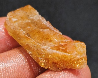 28 Cts Natural Sunstone Raw Gemstone, Sunstone Rough Healing crystal, Loose Sunstone Gemstone For Pendant 30x12x7mm, Jewelry making supply
