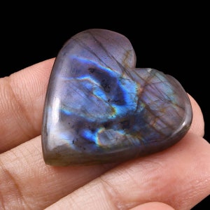 Labradorite Heart Cabochon: Flashy Rainbow Gemstone, 77 Carats