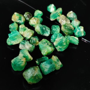 38 Cts lot  AAA Emerald Raw Rough Emerald Rough Gemstone/Emerald Crystal/Emerald Raw Gemstone/Healing Emerald /Emerald Untreated Rough