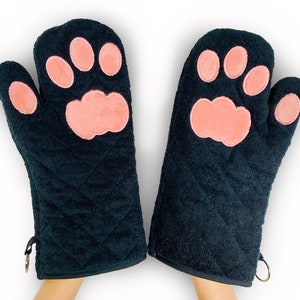 Cricket and Junebug Oven Mitts Cat Paws - Black & Pink