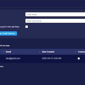 Puede incluir: Interfaz de panel azul oscuro con texto blanco y elementos interactivos. La interfaz incluye opciones para administrar usuarios, texto a video e imagen a video. Hay campos de entrada para correo electr&oacute;nico y nombre de usuario, junto con botones de acci&oacute;n.