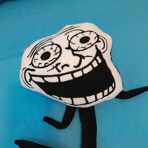 Trollge, Trollface Funny Troll Face, Rage Comic, Dank Meme Pullover Hoodie : : Fashion