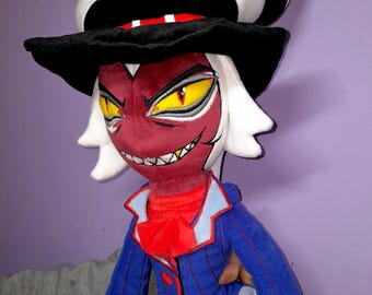 クリムゾン。ヘルヴァ・ボス。ハズビン・ホテル。大きなぬいぐるみ