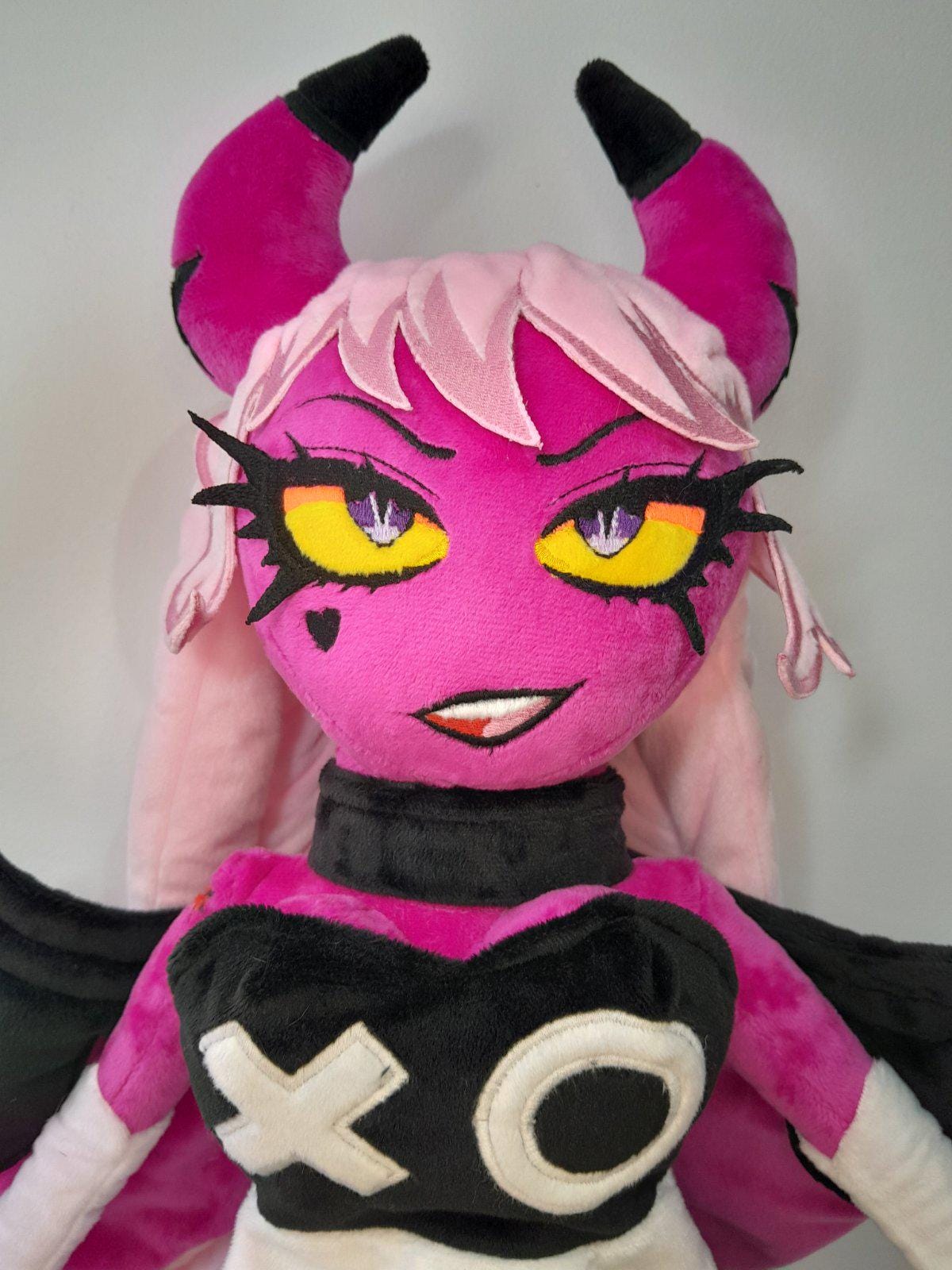 ヴェロシカ・メイデイ。ヘルヴァ・ボス。ハズビン・ホテル。大きな