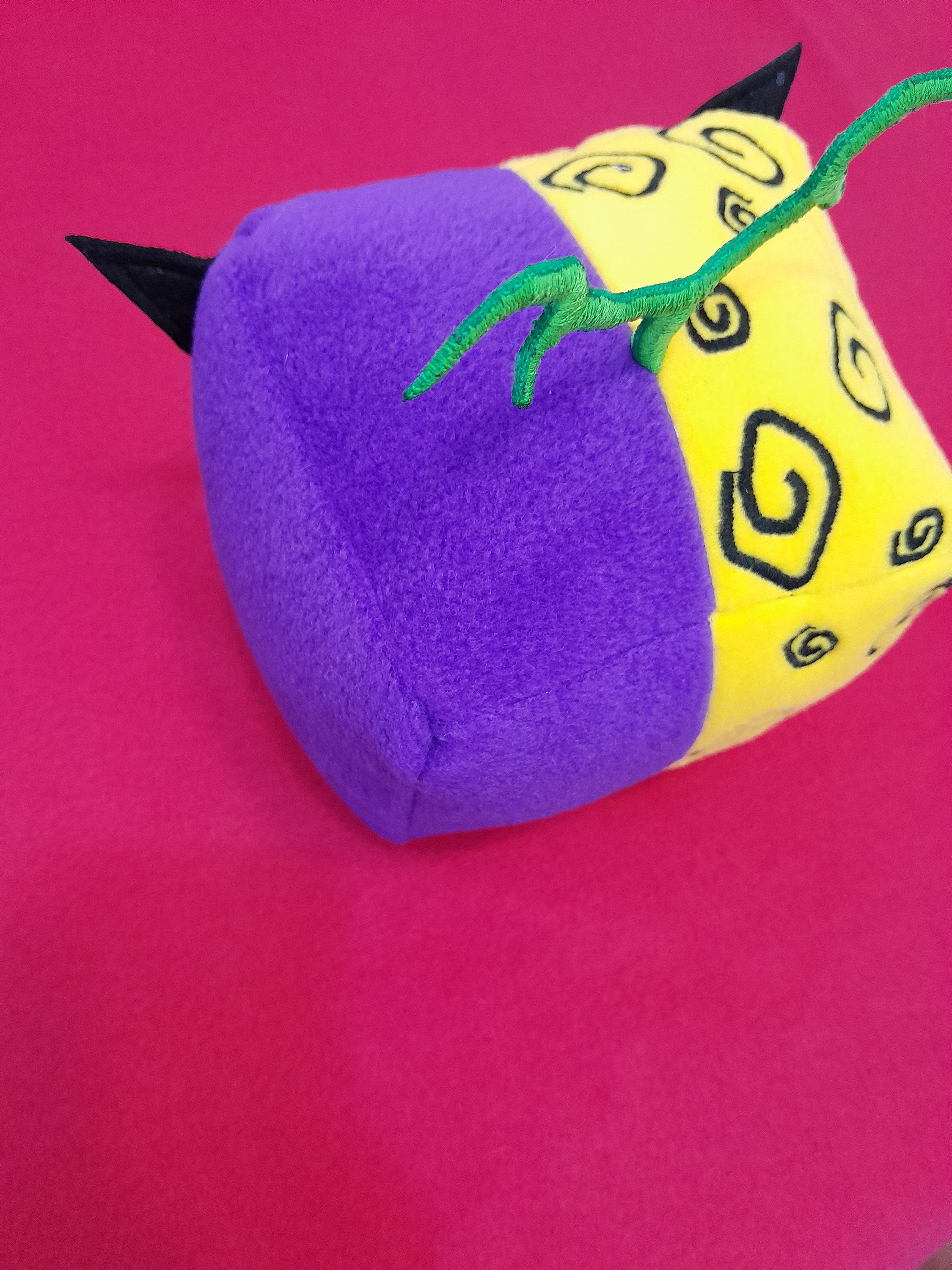 I Bought a BLOX FRUITS PLUSHIE, Is It Worth It? (ROBLOX) 