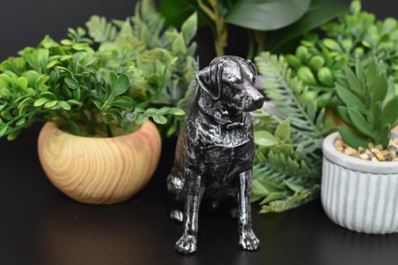 Handcrafted Labrador Retriever Statue – Detailed Art Sculpture, Pet Lover Gift