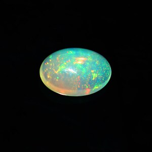 Loser Edelstein, ovale Form Oktober Geburtsstein, Multi Feueropal Cabochon, natürlicher äthiopischer Opal Cabochon, Größe 10X8X4 MM Ct.1.95 Schmuck