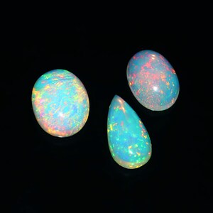 3 pezzi di opale, cabochon di opale naturale, pietra di fuoco multi opale, opale di fuoco Welo, pietra preziosa sciolta, cabochon di opale etiope, opale di dimensioni calibrate