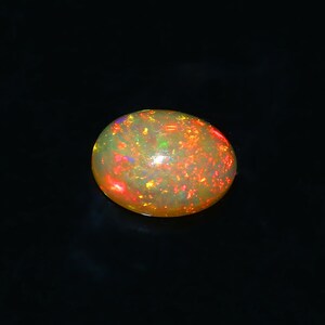 Cabochon di opale, cabochon di fuoco di opale naturale Welo, opale etiope naturale, pietra preziosa sciolta, forma ovale 10X7X5 MM Ct.2.00 per realizzare anelli di gioielli