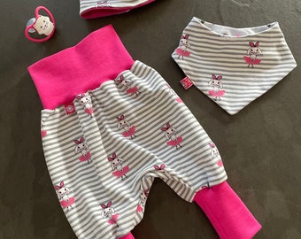 3-piece baby set consisting of bloomers with scarf and beanie hat, white-grey striped with pink bunnies, size: 50-62