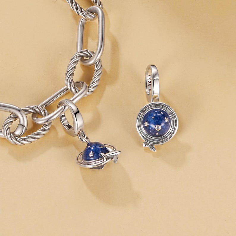 Global Aircraft Charm, additional image 2