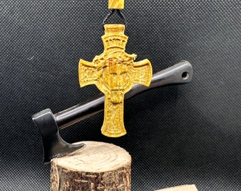 Pendentif jesus croix en bois de cerisier