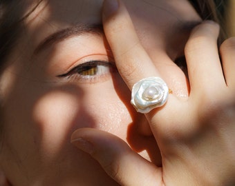 Rosenblüten Ring | Verstellbare Sterling Silber & Keshi Barock Perlen | Handgefertigter Schmuck【Nächste Charge Februar 2025】