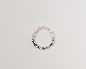 Barock Perlenring | Süsswasser Keshi Perlen | Mini Perlenring | Weißgold | Minimalist Perlen Ring | Schichtung | Stapelbar | Halbmetall
