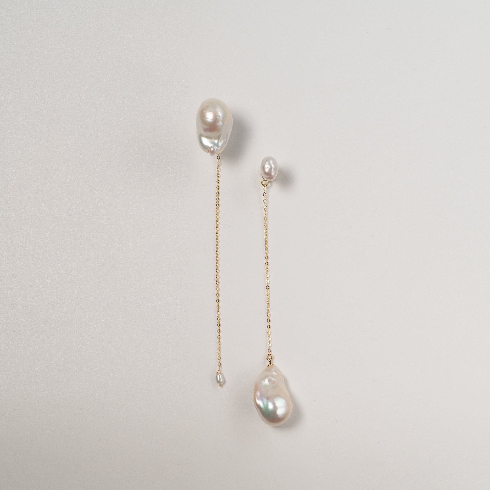Protextor Parrish Pearl Trio and Gold Necklace Protextor Parrish Pearl Trio and Gold Necklace