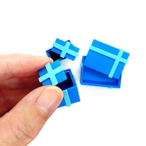 3 Miniature Gift Boxes in Blue, 1:12 Scale for Dollhouses, Lids Can Open