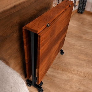 Handgemaakte opklapbare eikenhouten eettafel met neerklapbaar blad, transformeerbaar meubelstuk
