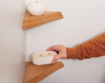 Schwebendes Regal: Live Edge Eckregal aus Eiche für Wohnzimmerdekor