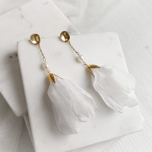 Bridal Jewelry/ Flower Earrings/ Jewelry Set/ Necklace/ Freshwater Pearls/ Wedding Jewelry/ Flower Bracelet/ Handmade Jewelry