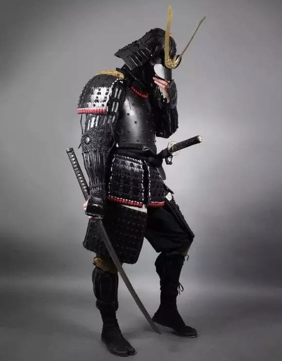 Armadura samurái japonesa versión B, conjunto completo con soporte de caja  de exhibición, casco de armadura japonesa portátil para cosplay -   España