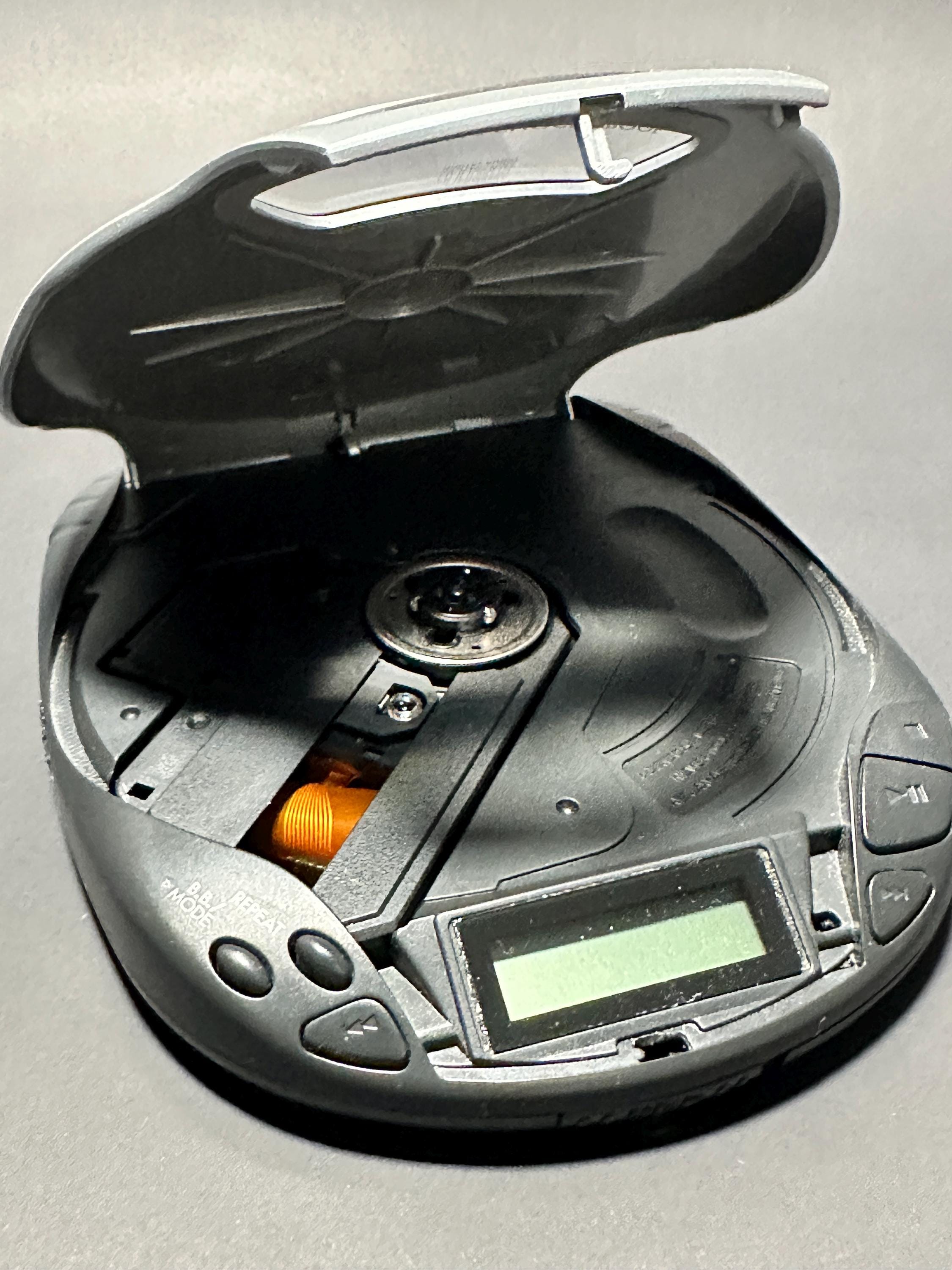 ポータブルプレーヤー KENWOOD Portable Compact DISC Player Vintage Kenwood Portable CD Player DPC 341 Discman Walkman