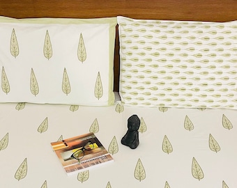 Elegant Hand Block Print Bedsheet with 2 Pillow Covers, Premium Soft Cotton, Bedroom Décor