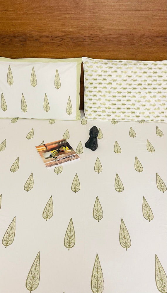 Elegant Hand Block Print Bedsheet with 2 Pillow Covers, Premium Soft Cotton, Bedroom Décor